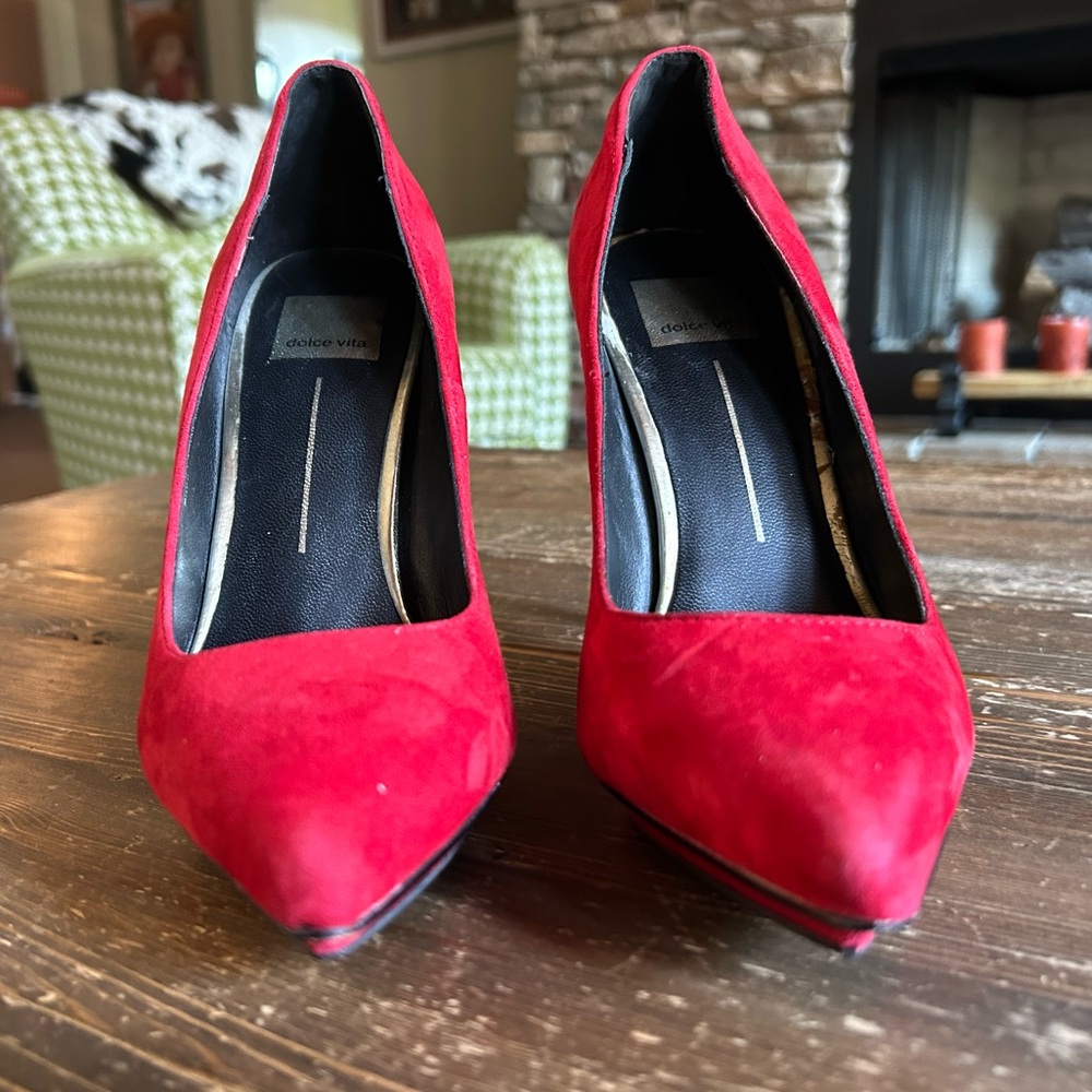 Red Hot Dolce Vita heels Size 7.5